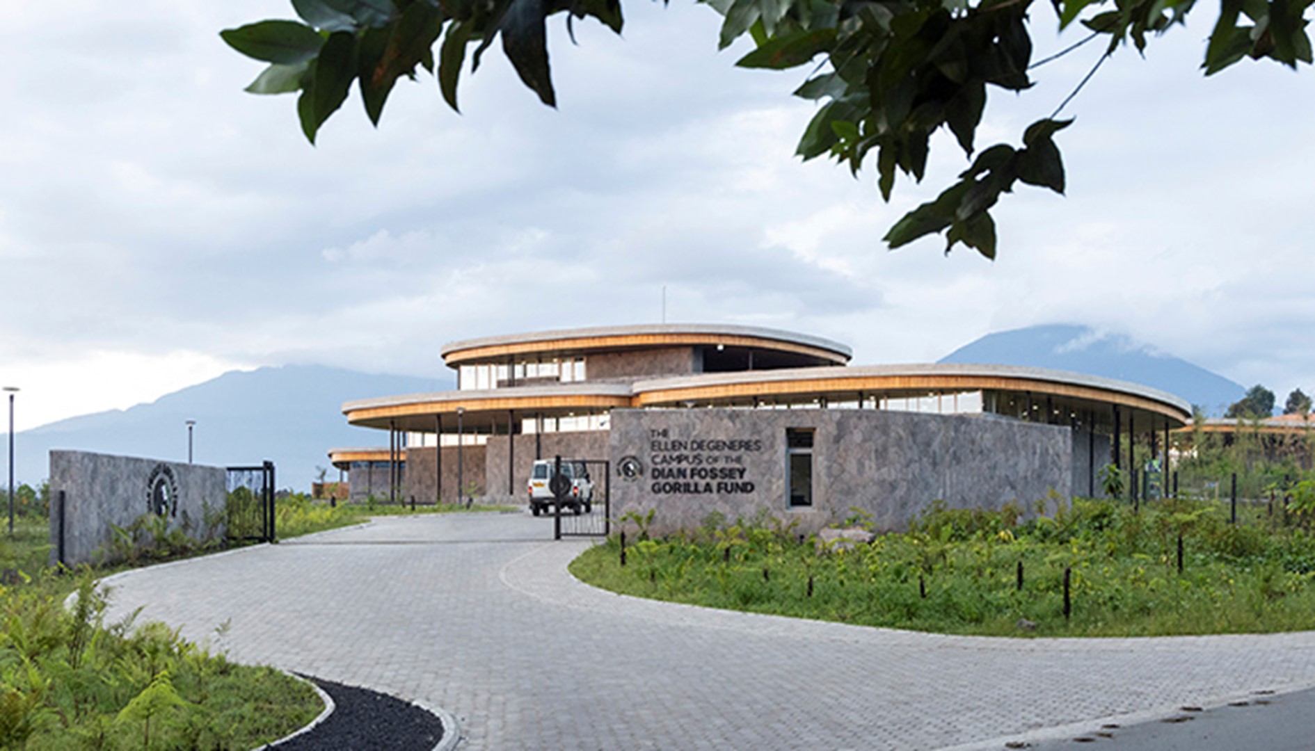 A fenntarthatóság formálja a Dian Fossey Gorilla Alapítvány ruandai Ellen DeGeneres kampuszát